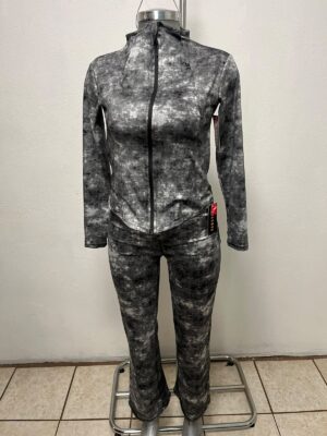 Set deslavado de chamarra y pants para dama