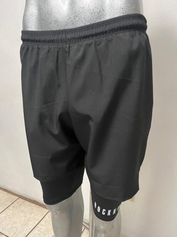 short_con_licra_caballero_negro_frontal Short con licra para caballero