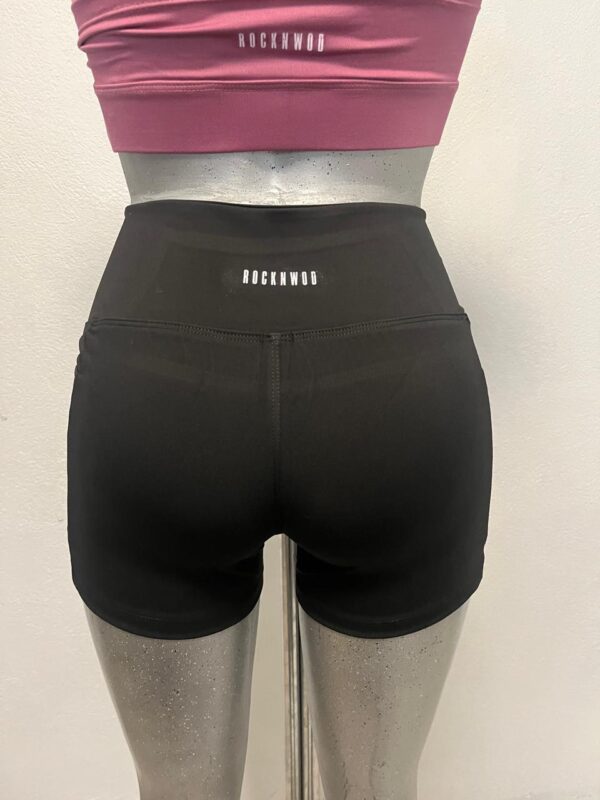 short_licra_pretina_alta_negro-posterior Short de licra con pretina alta y bolsas laterales